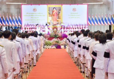 ร่วมพิธีวางพุ่มดอกไม้และถวายสักการะเนื่องในโอกาสวันคล้ายวันสวรรคตครบ 100 ปี